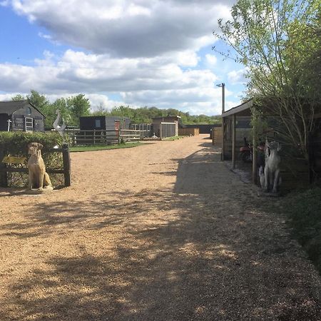 Willow Court Farm The Lodge & Petting Farm, 8 Mins From Legoland & Windsor, 15 Mins From Lapland Uk Exterior foto